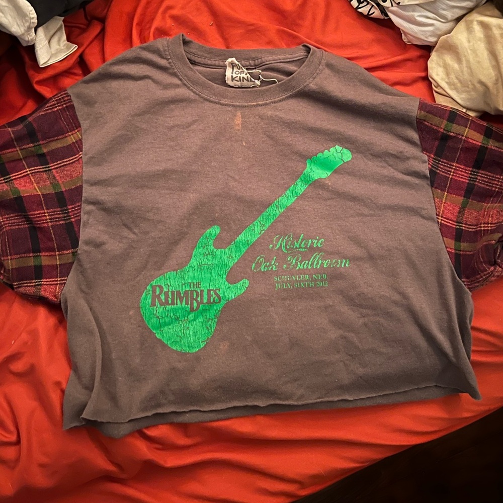 LF Crop Top Reworked Band Tee